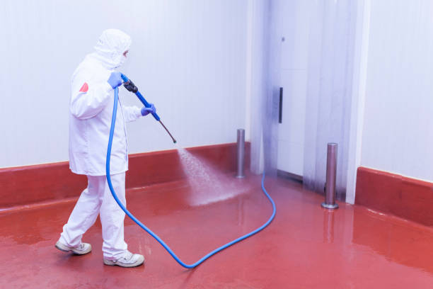 Best Oil Spill Cleanup  in East Grand Forks, MN