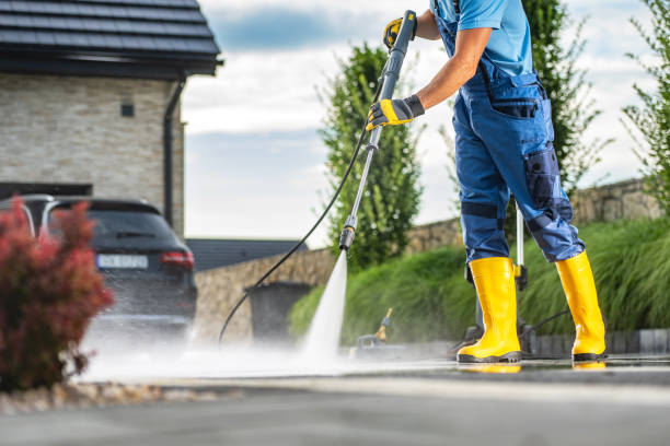 Best Parking Lot and Garage Cleaning  in East Grand Forks, MN